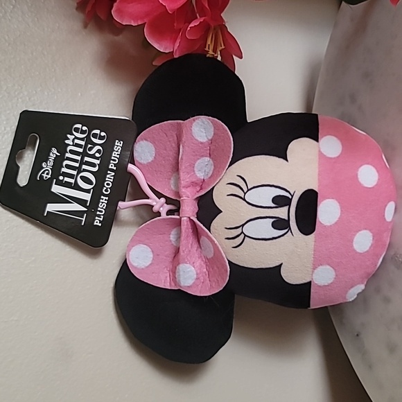 NWOT Minnie Mouse plush coin purse. - Picture 4 of 12